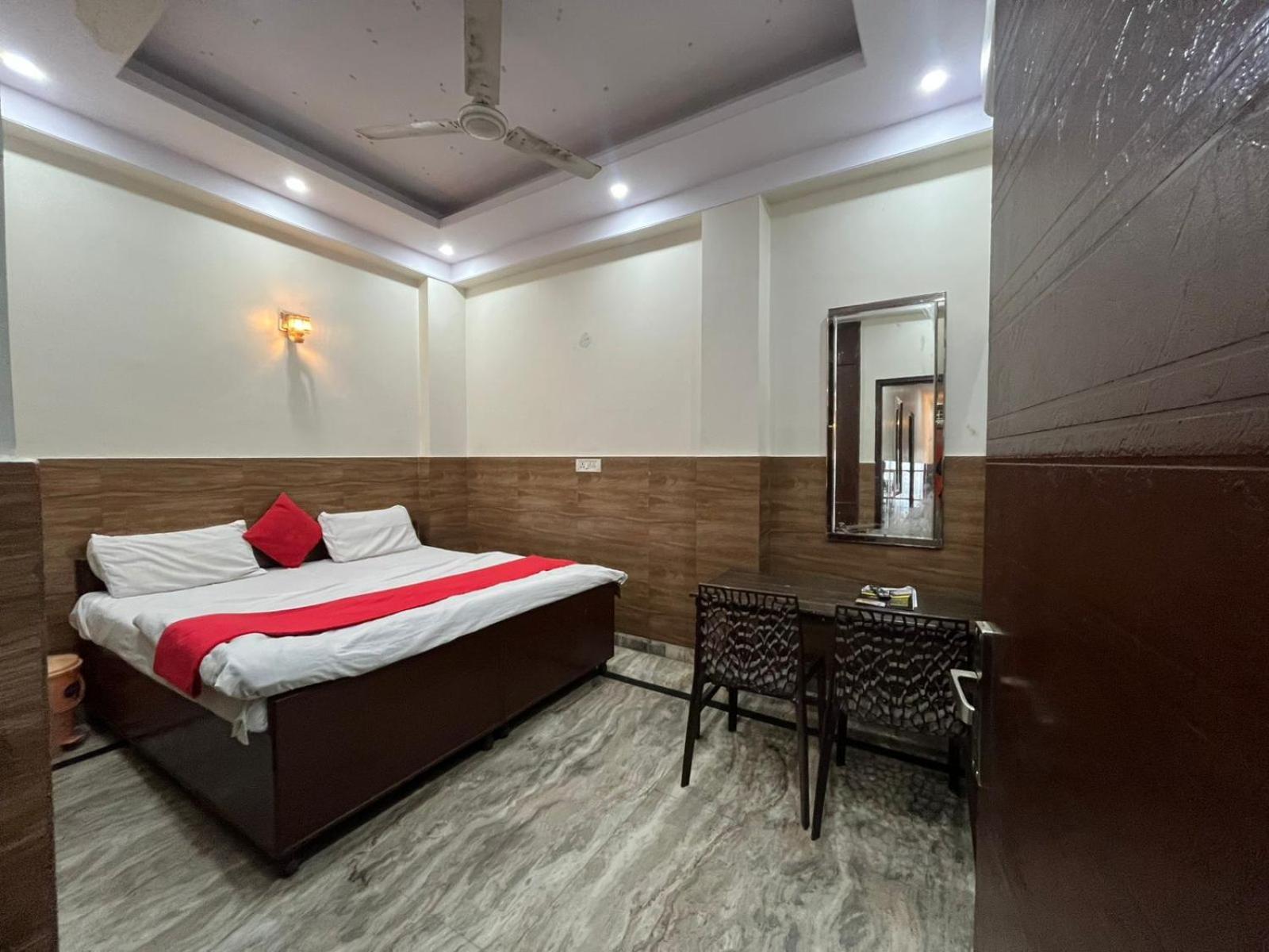 Apartment Nitin Palace - Apollo Hospital New Delhi