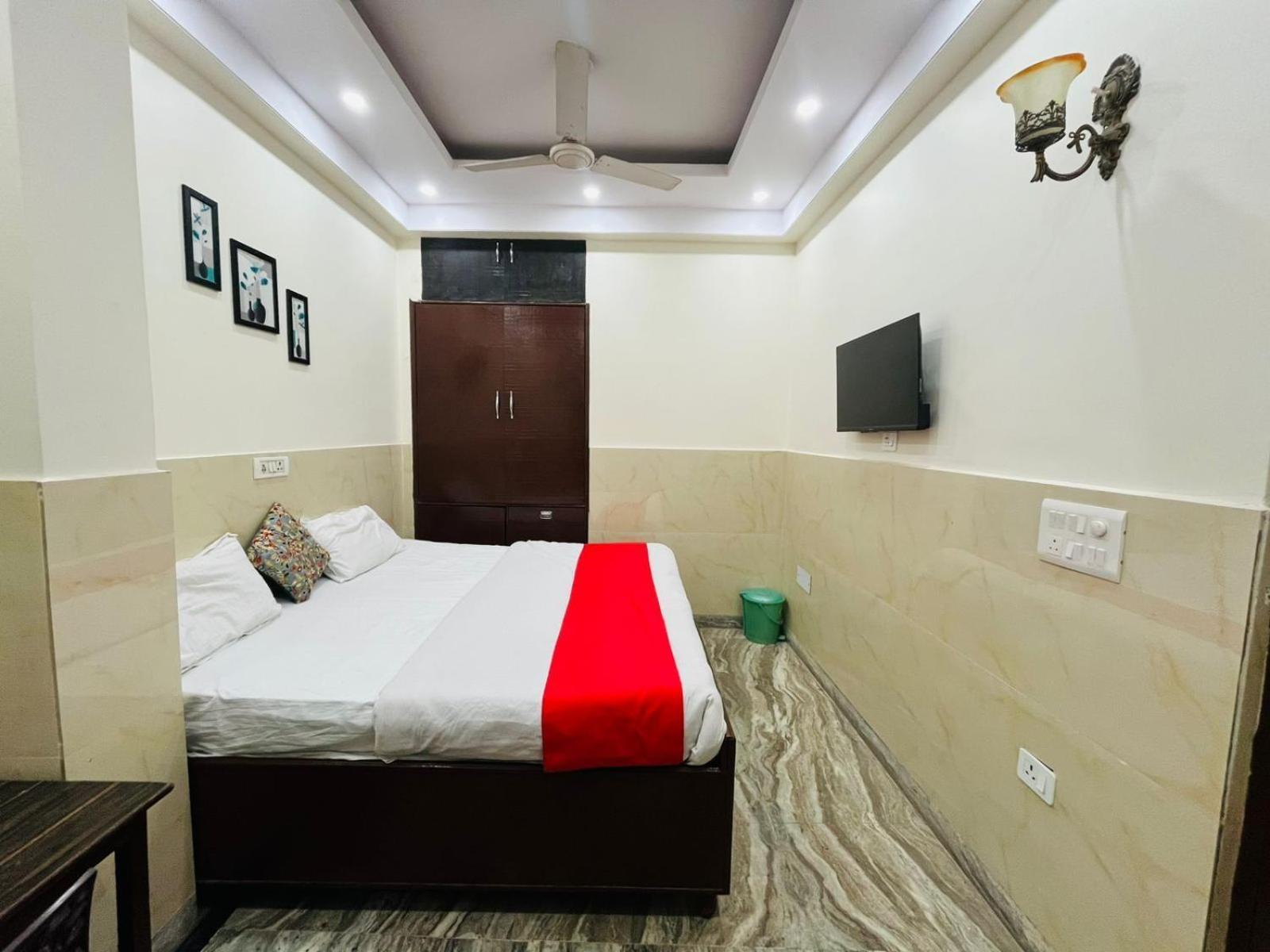 Nitin Palace - Apollo Hospital Apartment *